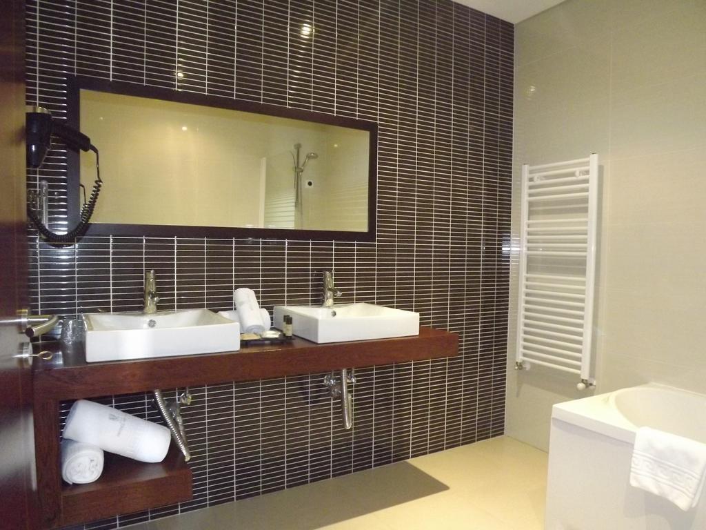 Hotel Do Vale Aguiar da Beira Dış mekan fotoğraf